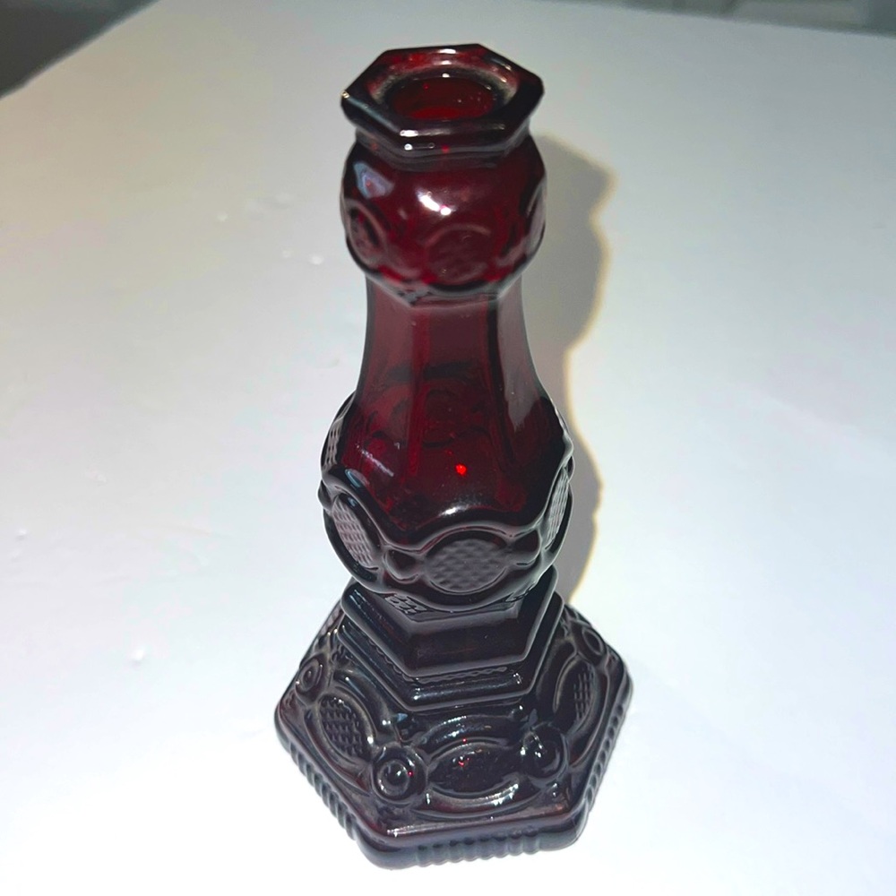 Avon 1876 Cape Cod Collection
CANDLESTICK
PATCHWORK COLOGNE BOTTLE 5oz Red 6.75”